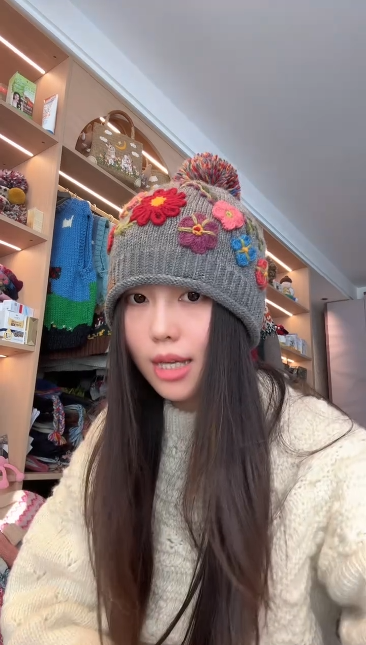 羊毛灰色立体花帽