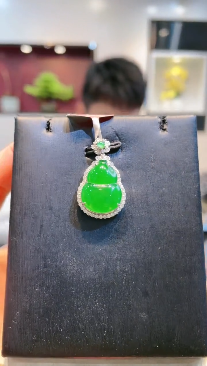【闪购商品】翡翠颈饰18K金镶嵌A31天然A货翡翠吊坠