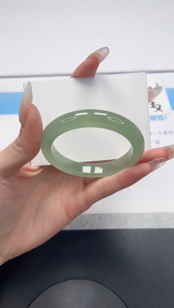 【闪购商品】石英质玉手镯未镶嵌V102-53.8