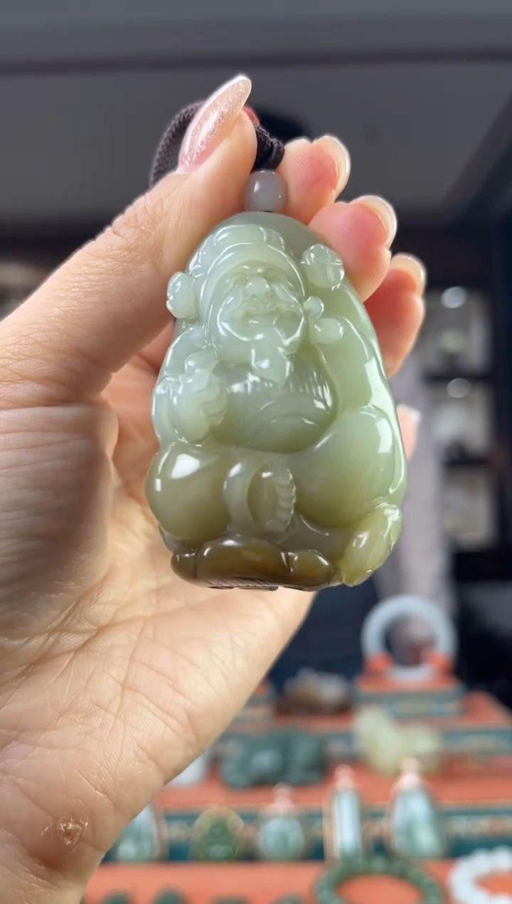 颈饰未镶嵌和田玉佩佩