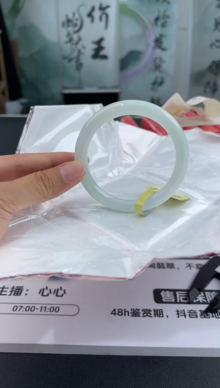 翡翠未镶嵌手镯12翡翠手镯