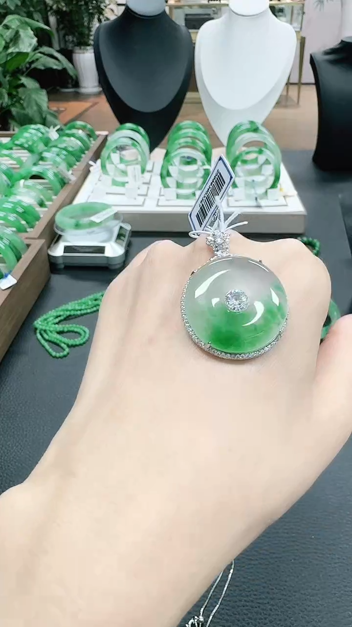未镶嵌1石英质玉（非洲翠）/9390