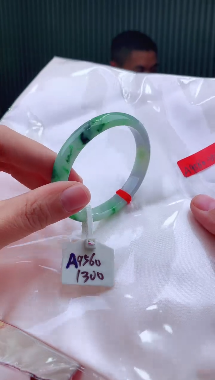 未镶嵌手镯翡翠51+