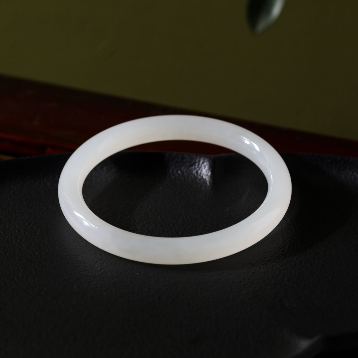 【意婵】《温润》（新出头货）条宽8mm老料温润细腻羊脂白玉手镯-911908