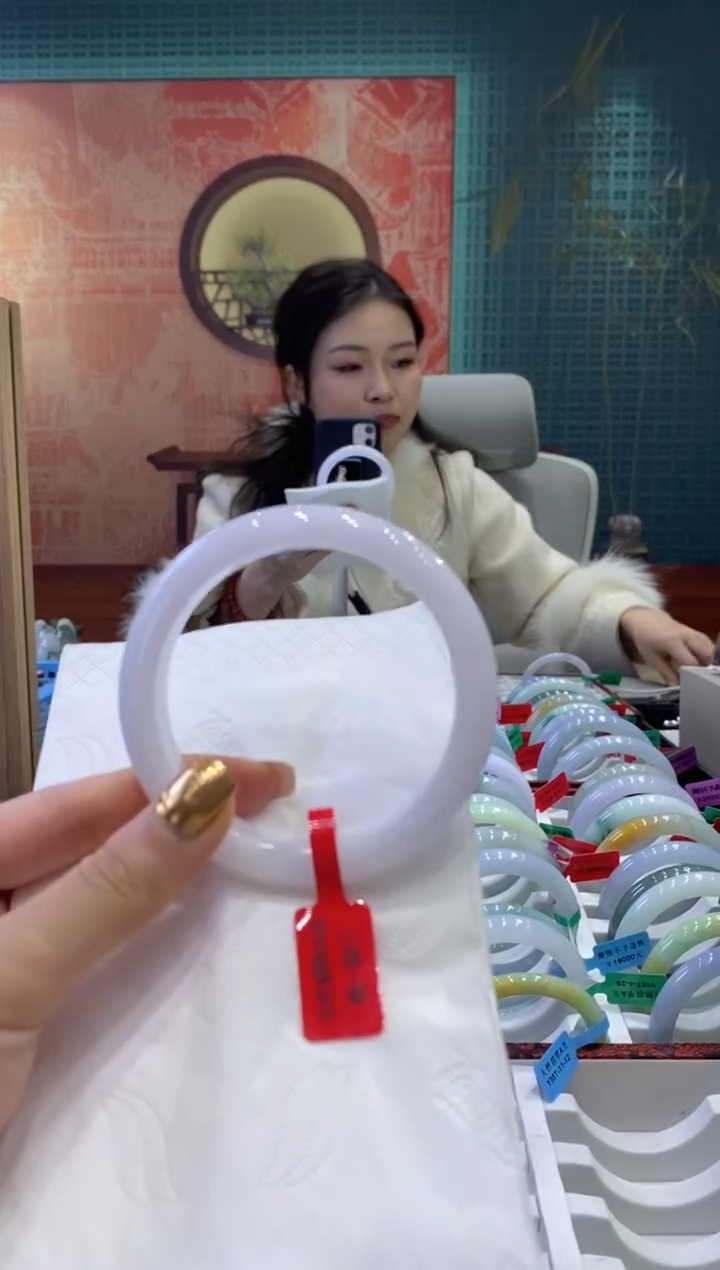 【闪购商品】翡翠手镯未镶嵌多人12808