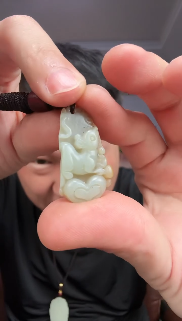 和田玉未镶嵌颈饰1