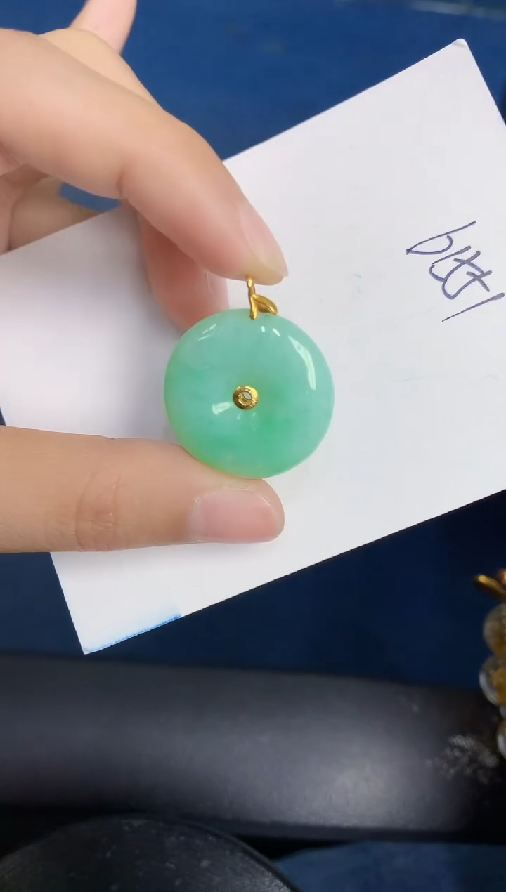 【闪购商品】翡翠颈饰18K金镶嵌0000000000