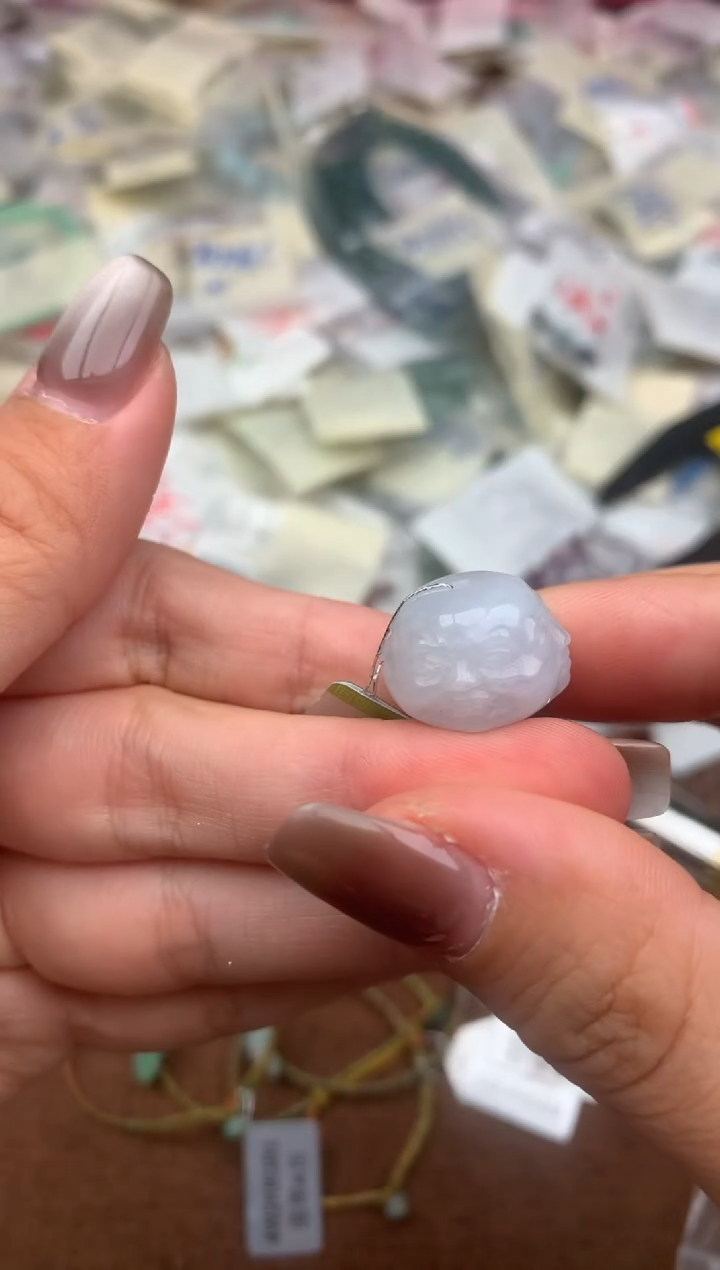 未镶嵌挂件翡翠—