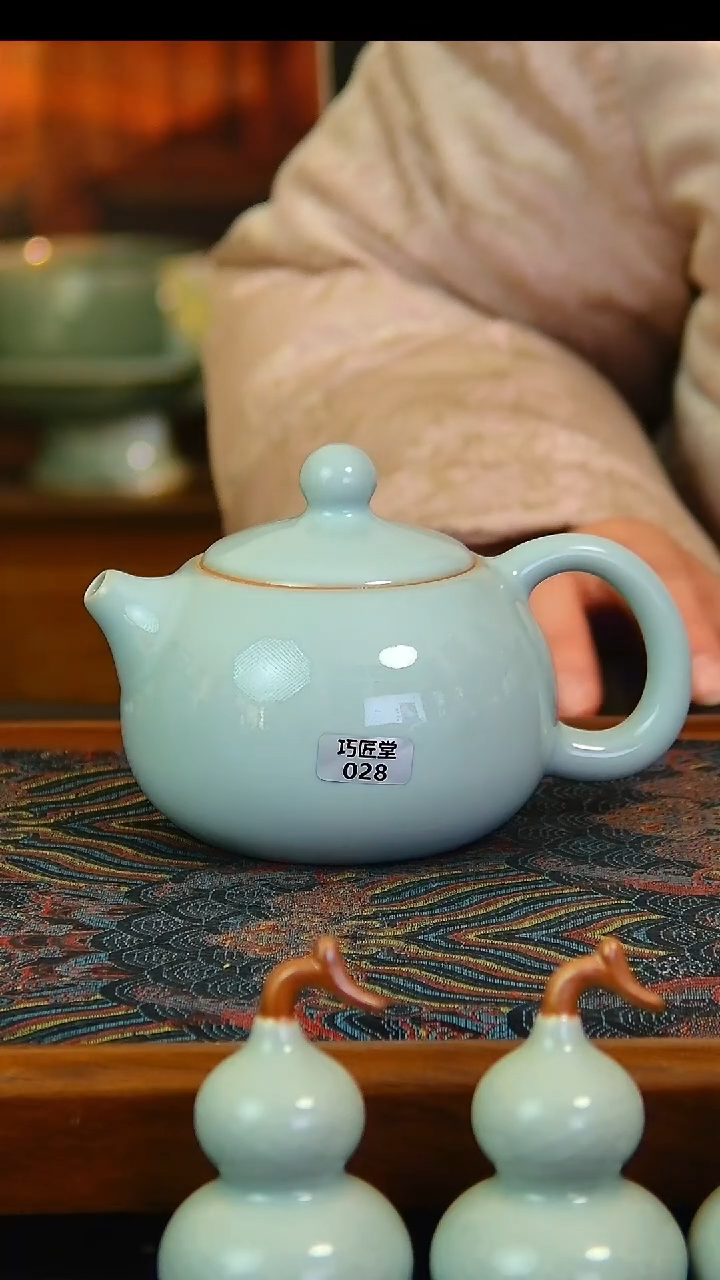 瓷片天青西施壶微瑕