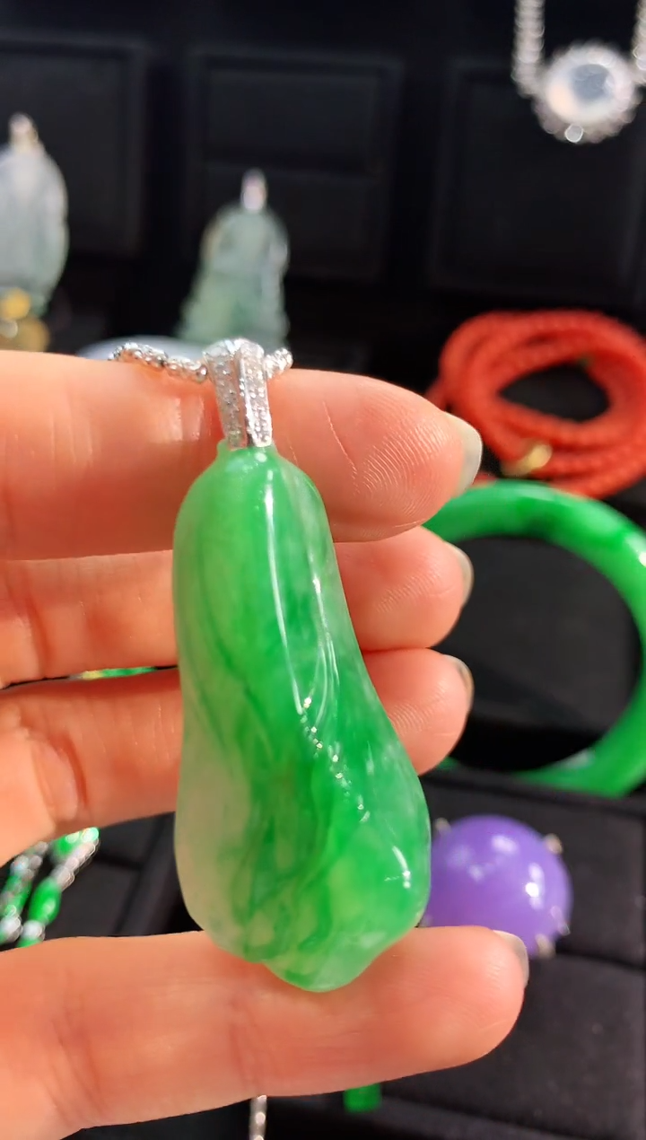 【闪购商品】翡翠吊坠(不含链)18K金镶嵌吊坠