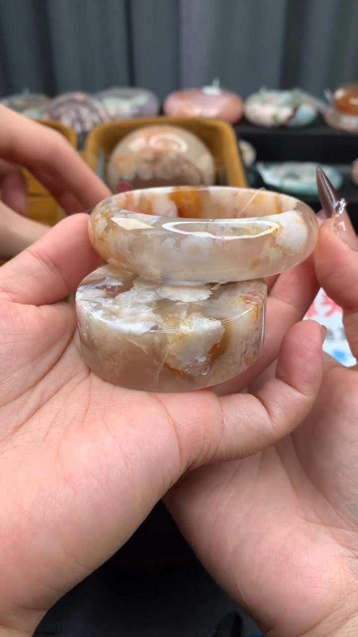 未镶嵌手镯石英质玉（55圈口）赠送镯心