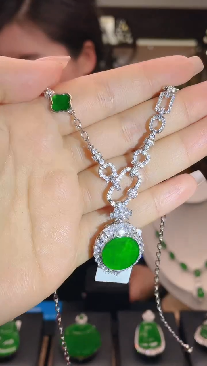 【闪购商品】翡翠吊坠(不含链)未镶嵌翡翠吊坠