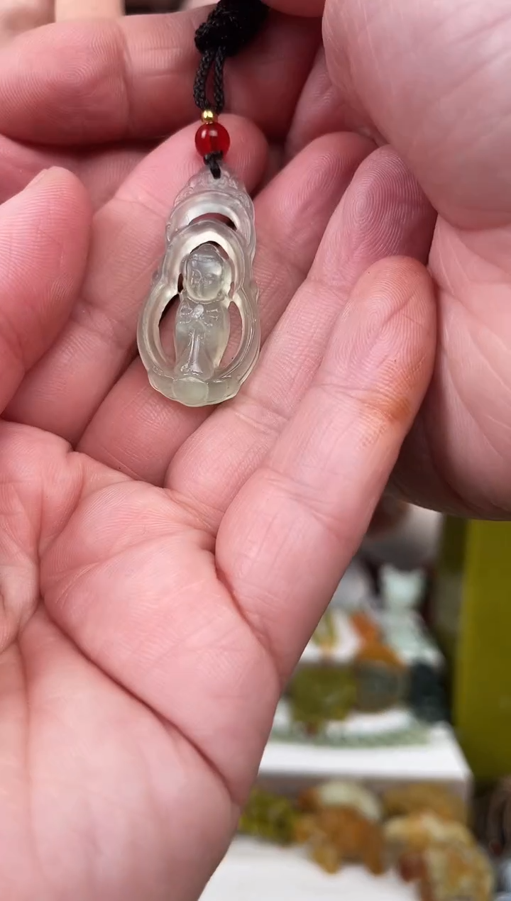 未镶嵌蛇纹石玉颈饰·