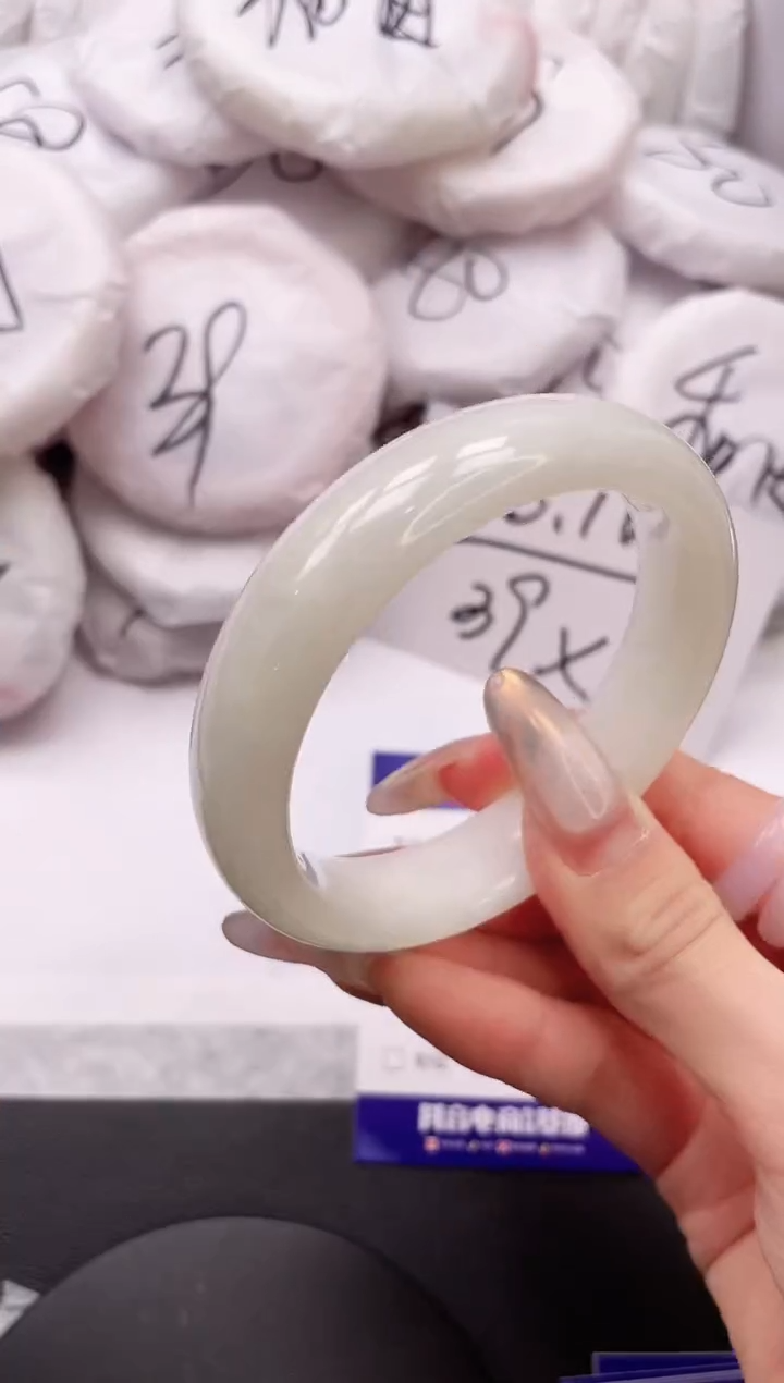 【闪购商品】和田玉手镯未镶嵌10K341-58