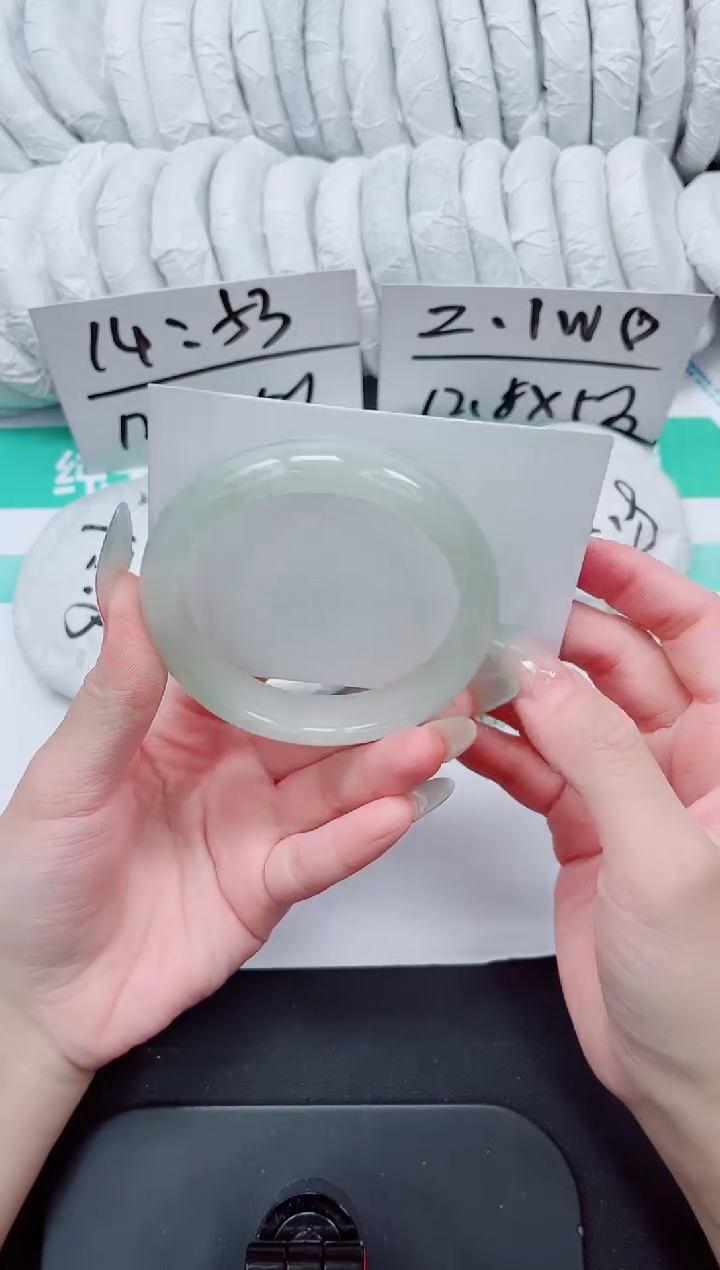 石英质玉手镯未镶嵌143-57.4