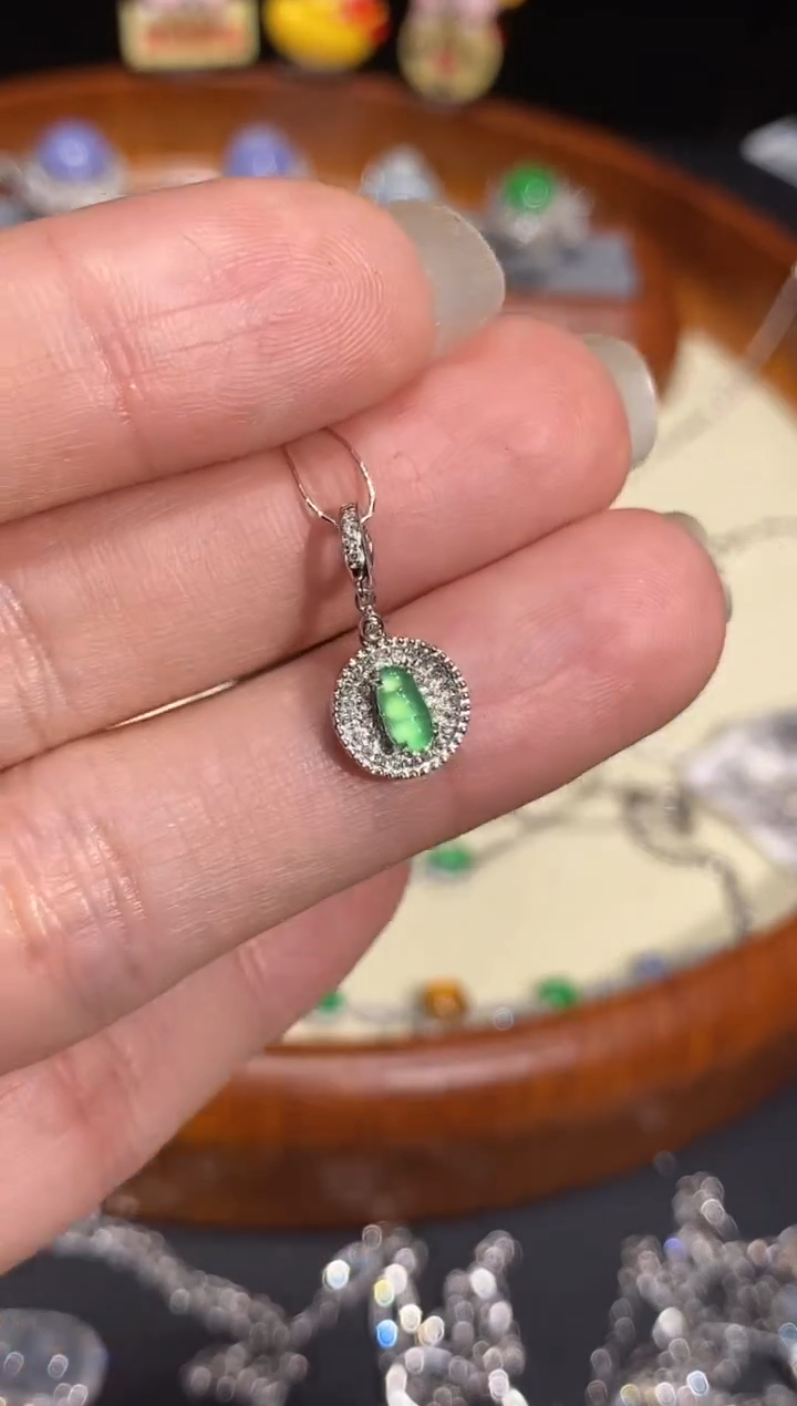 【闪购商品】翡翠颈饰18K金镶嵌吊坠