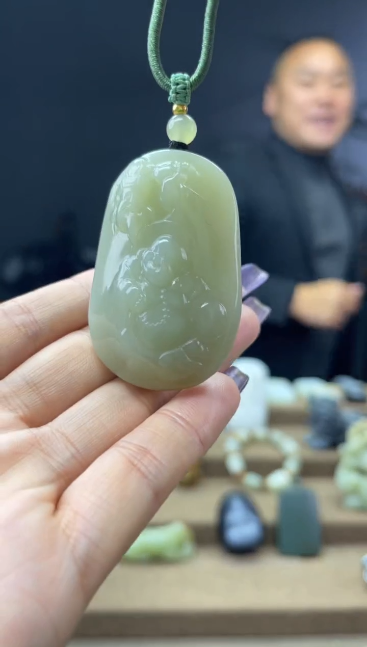颈饰未镶嵌和田玉1