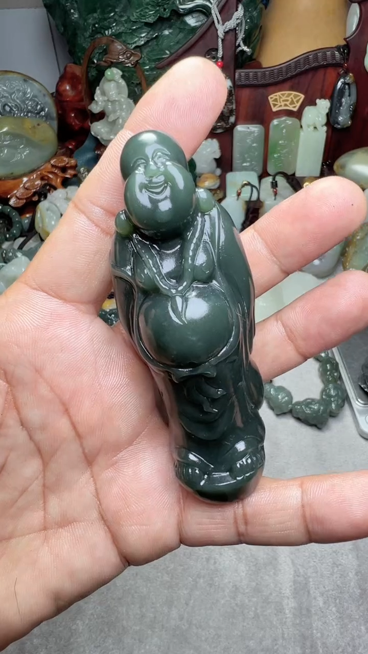 和田玉未镶嵌把件-