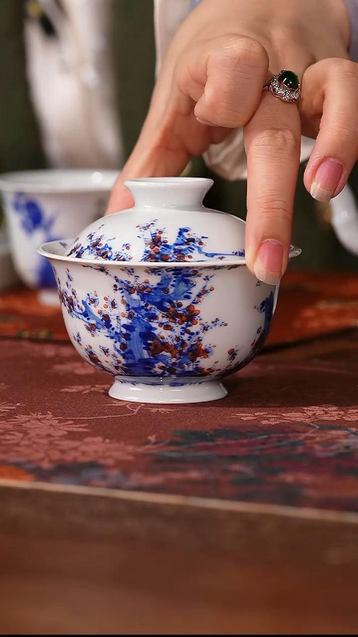 瓷姑娘-小桥窑红梅题材