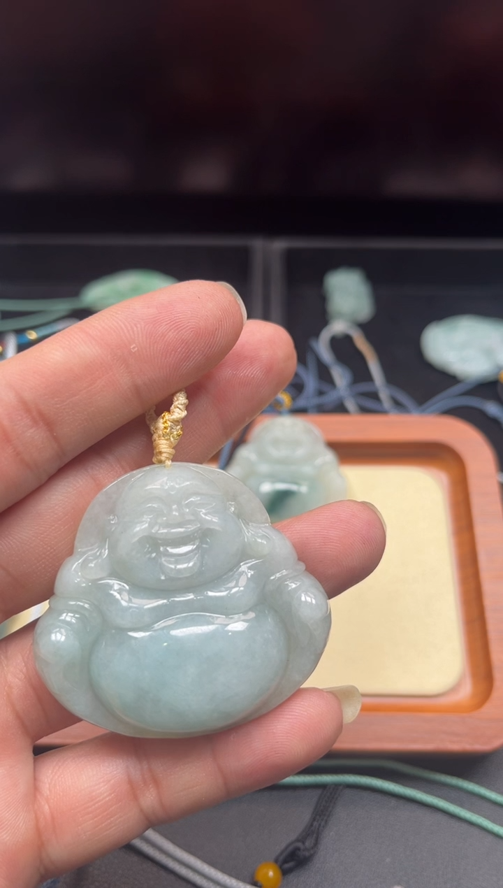 【闪购商品】翡翠颈饰未镶嵌大佛公