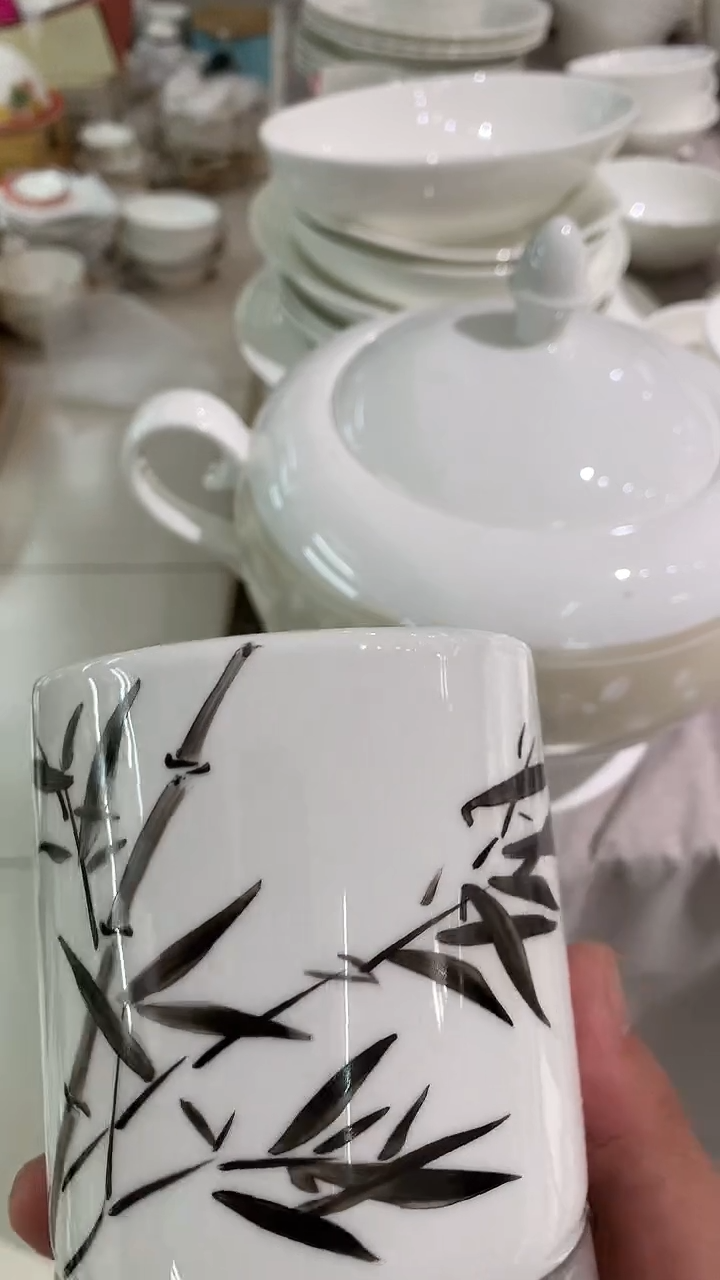 笔筒隆达骨质瓷1
