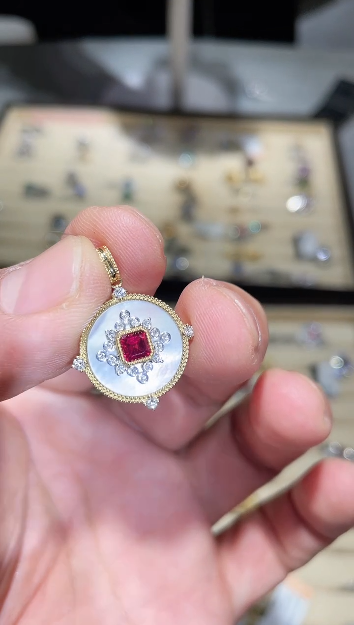 【闪购商品】红宝石吊坠(不含链)18K金镶嵌0.48ct