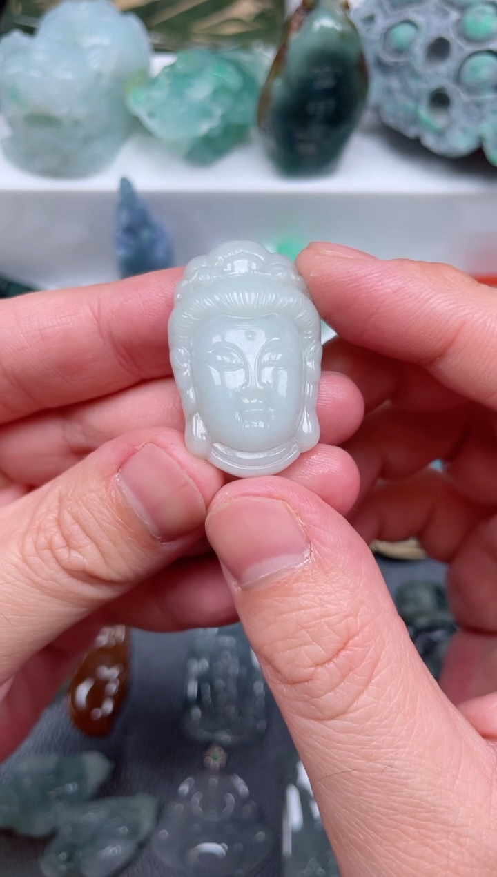 【闪购商品】翡翠颈饰未镶嵌佛首