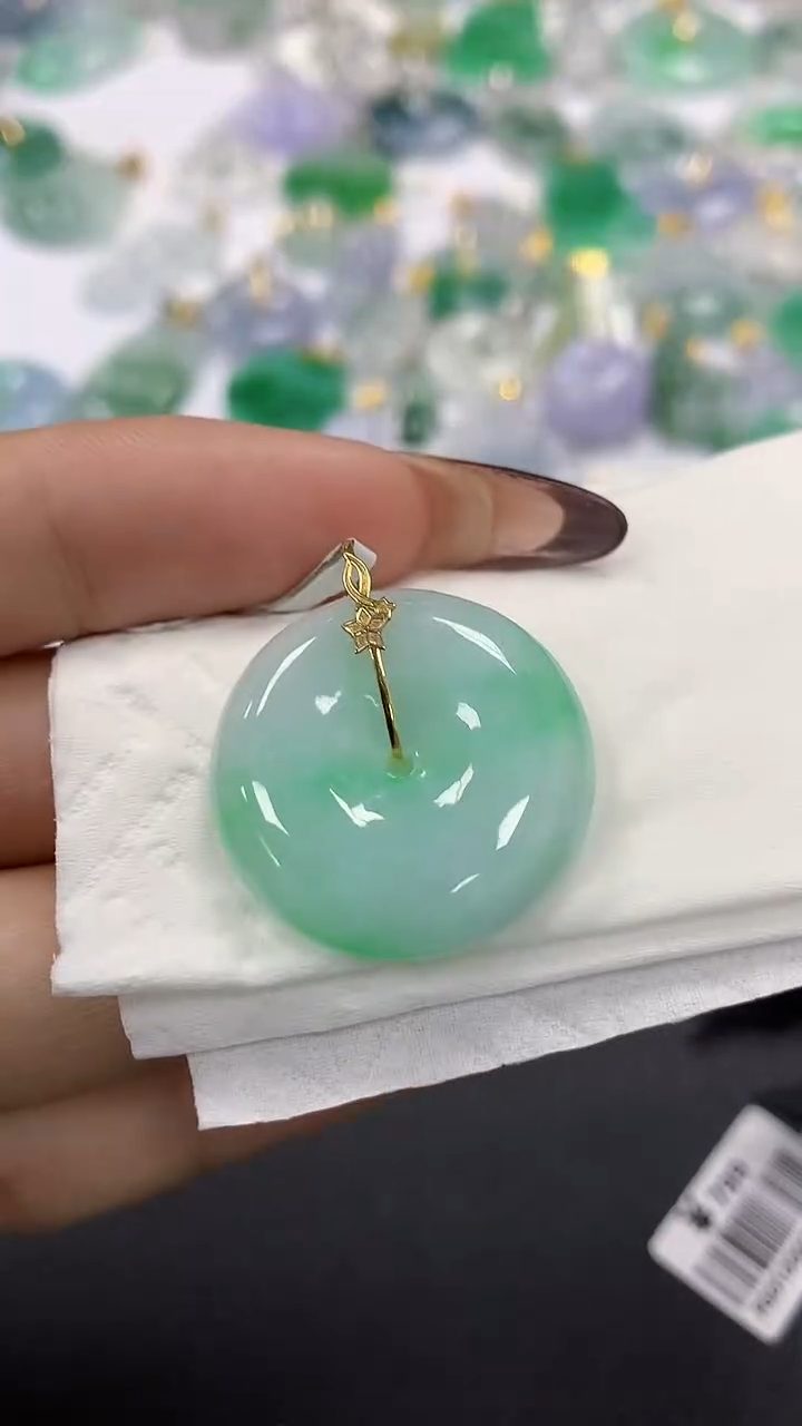 颈饰18K金镶嵌翡翠a货假一赔三支持复检百元上9元证书费自理