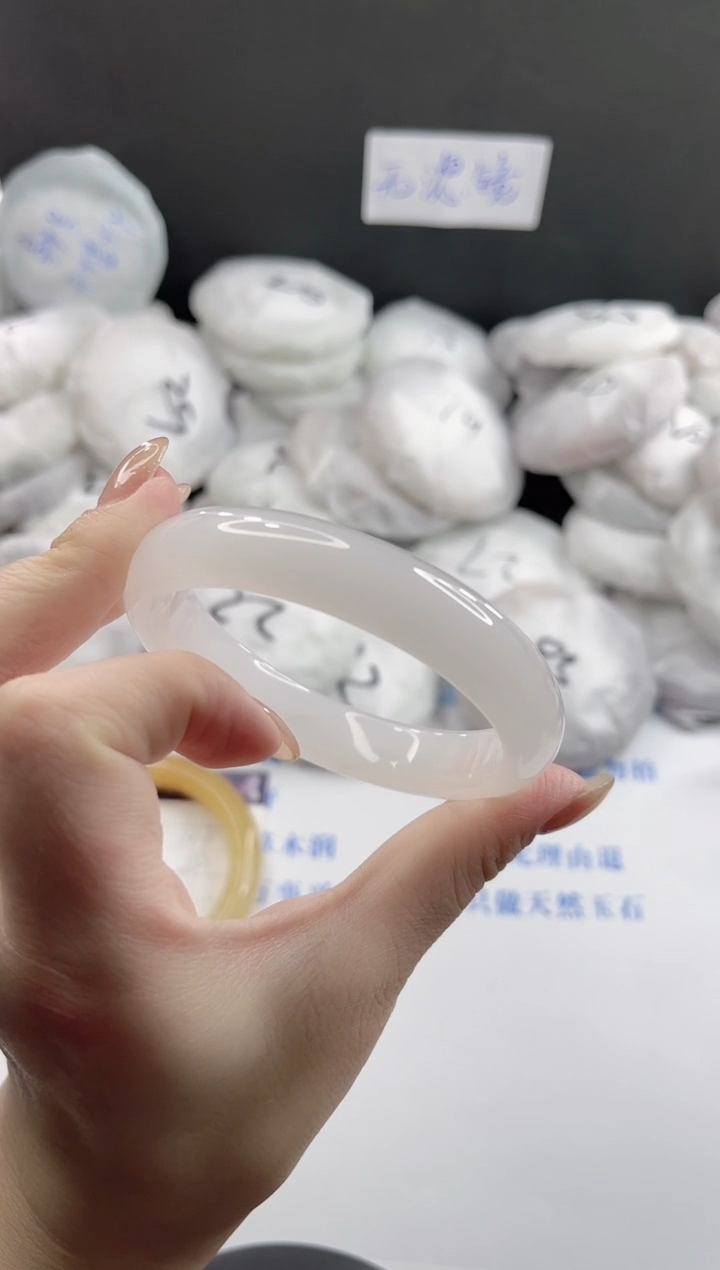 未镶嵌手镯石英质玉多样性发货L11