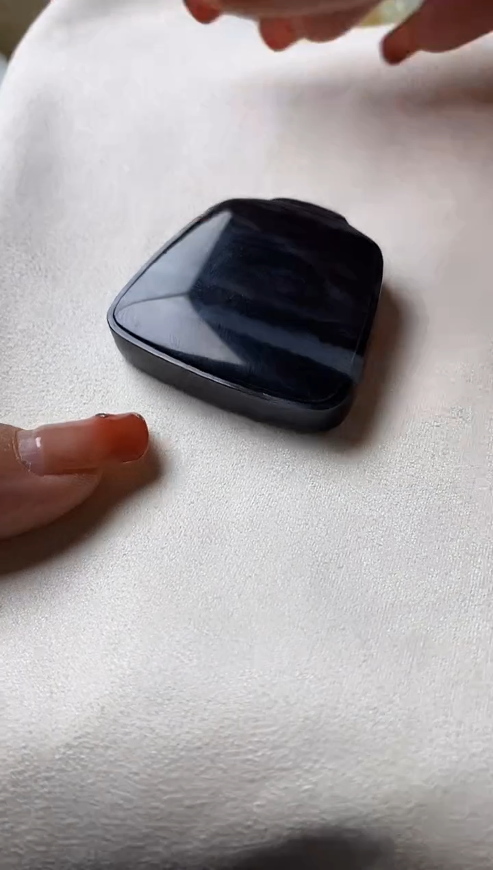 颈饰未镶嵌和田玉吊坠