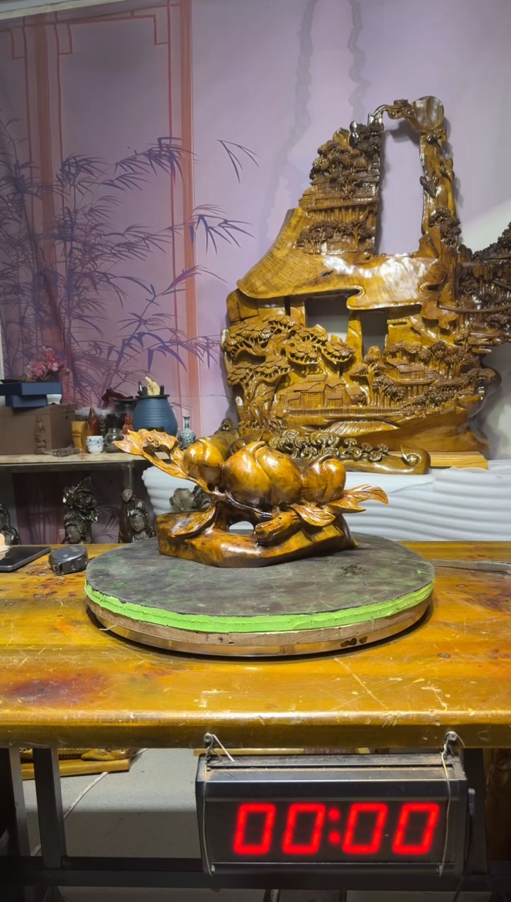 金丝楠冲***霸金丝楠木雕刻摆件