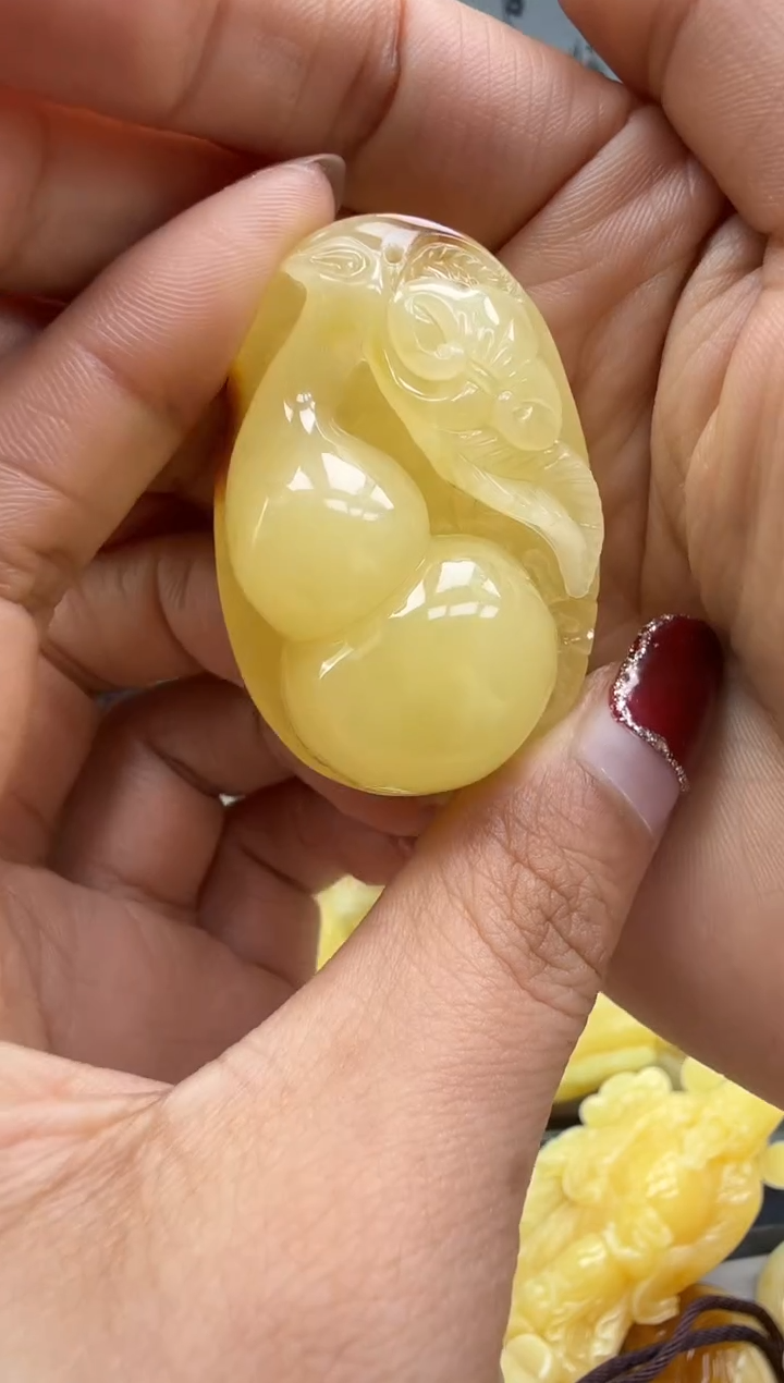 【闪购商品】琥珀裸石未镶嵌挂坠