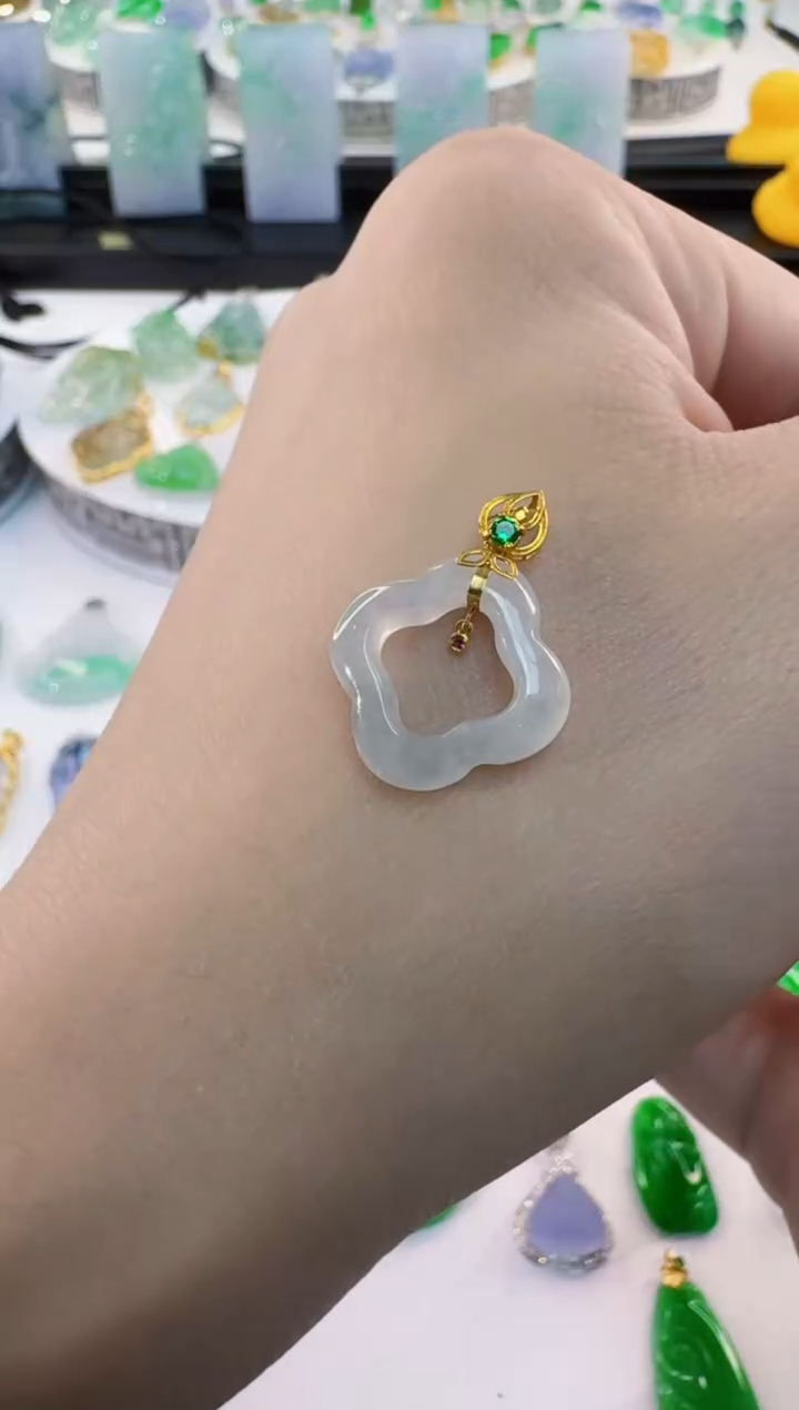 颈饰18K金镶嵌翡翠缅甸A货翡翠