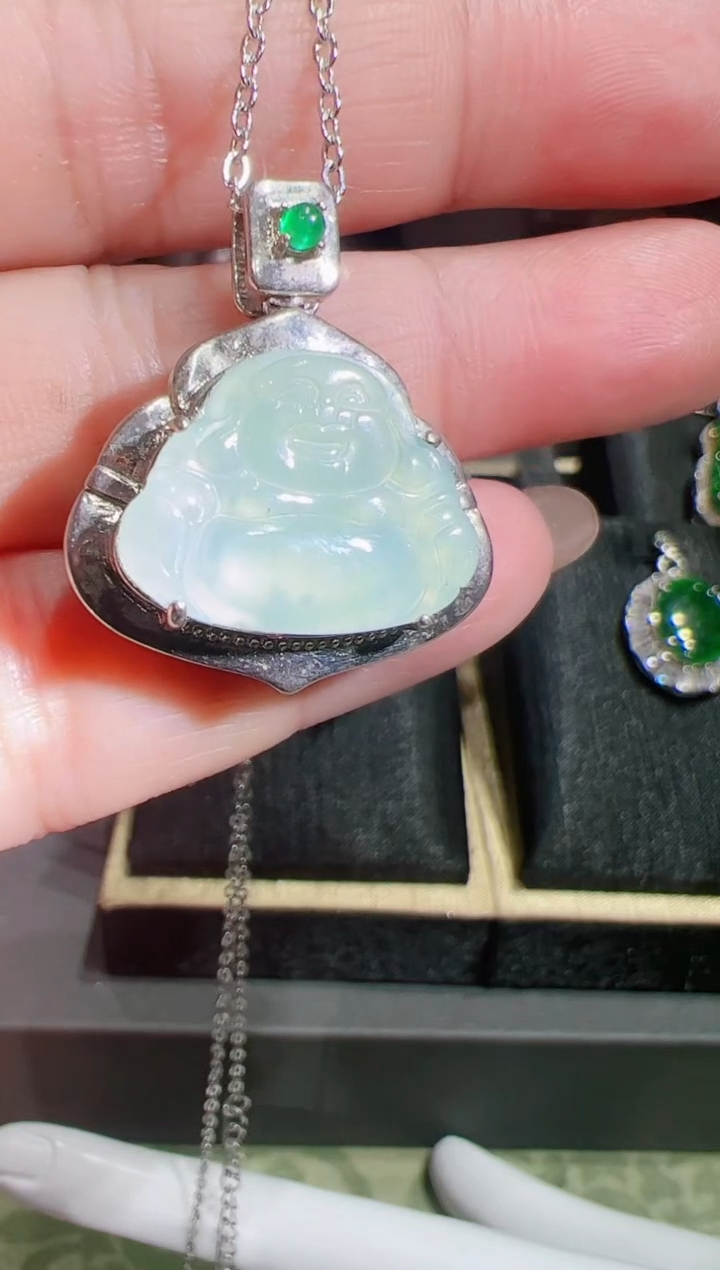 【闪购商品】翡翠颈饰未镶嵌202512228