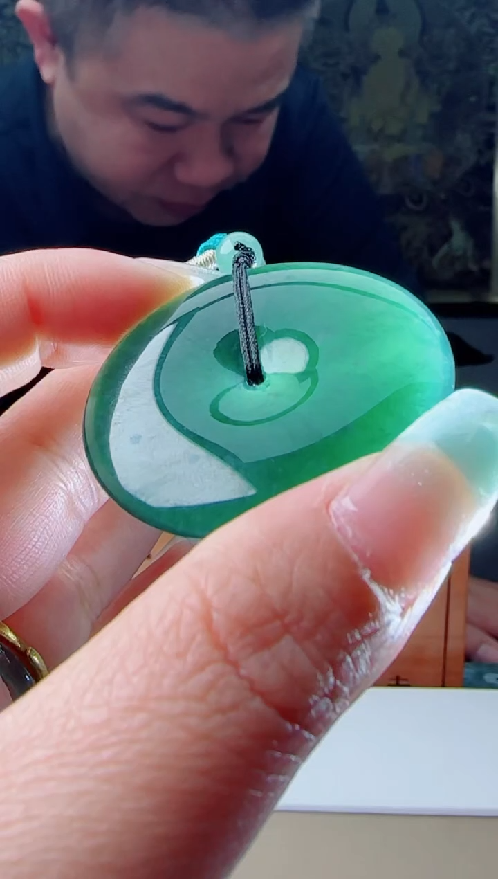 【闪购商品】翡翠颈饰未镶嵌11111111