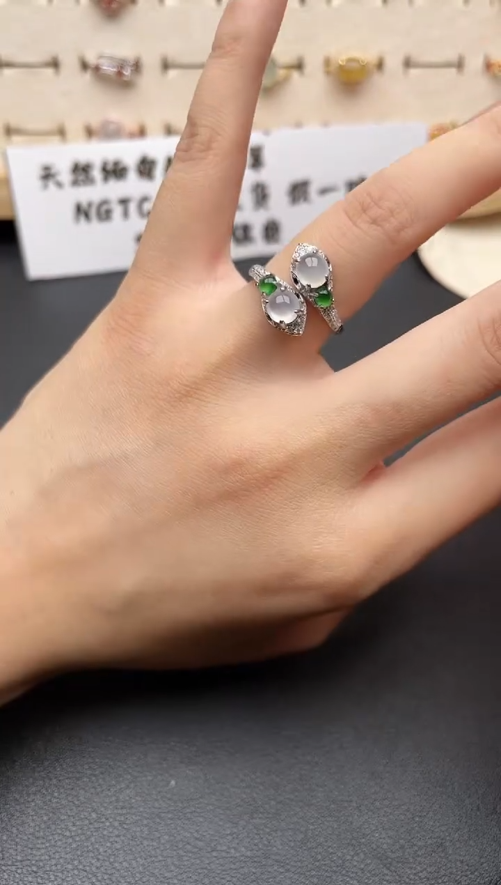 【闪购商品】翡翠戒指银S925镶嵌一物一证一礼盒