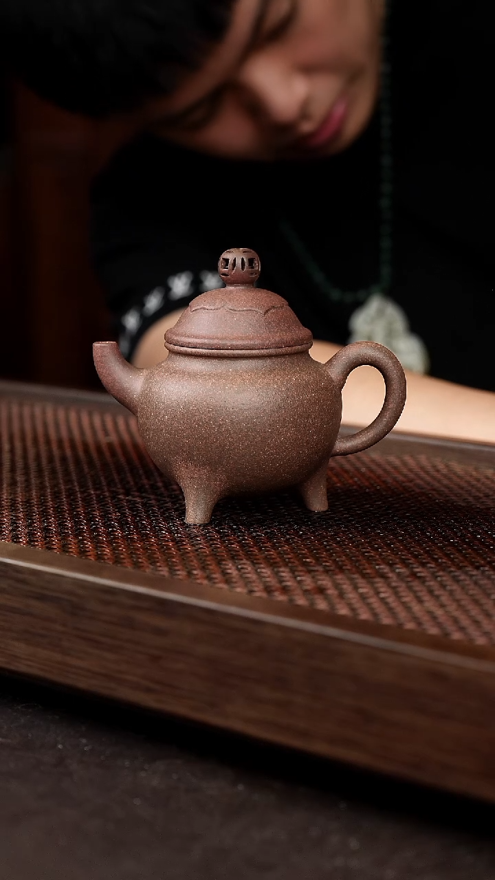 茶壶紫砂岩中泥六拼三足如意