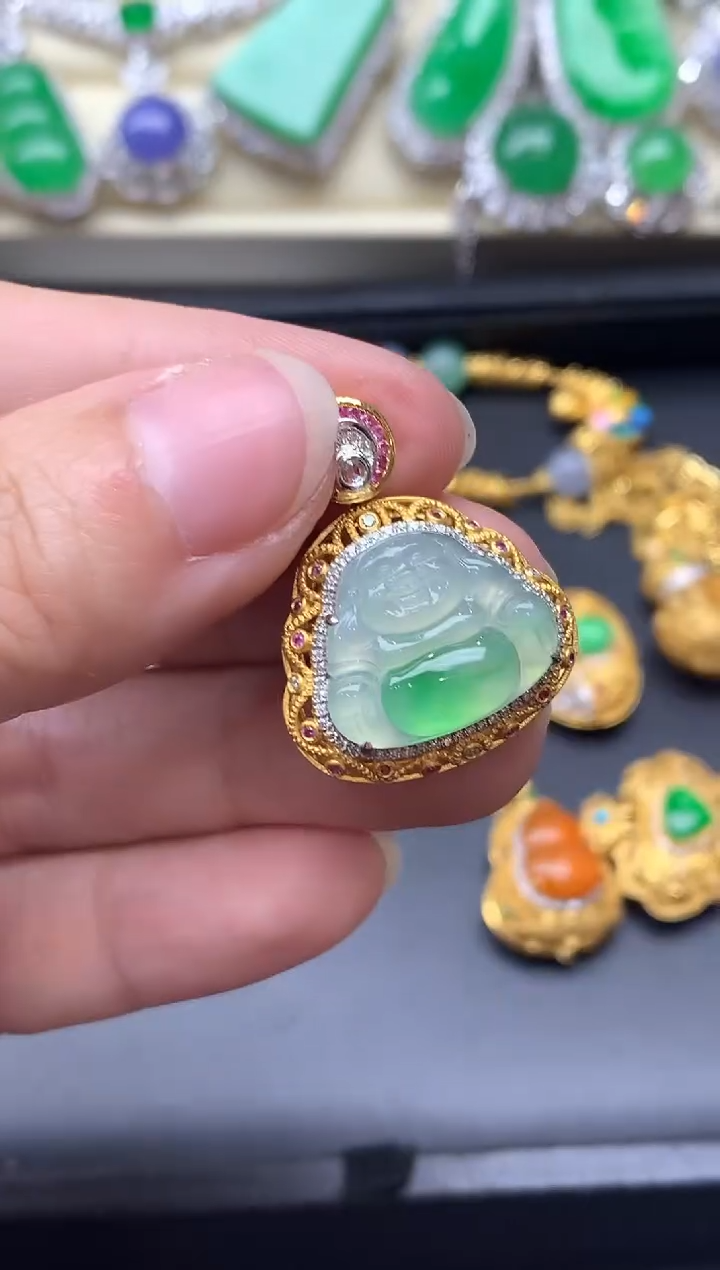 颈饰18K金镶嵌翡翠624-中国好珍宝