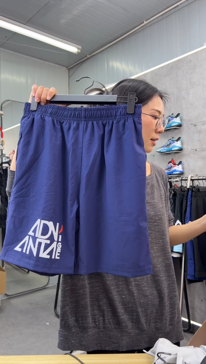 安踏儿童衣服尺码 ：160