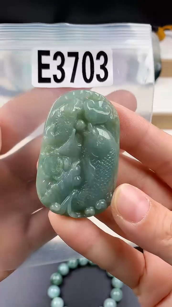 颈饰未镶嵌翡翠天然翡翠吊坠挂件