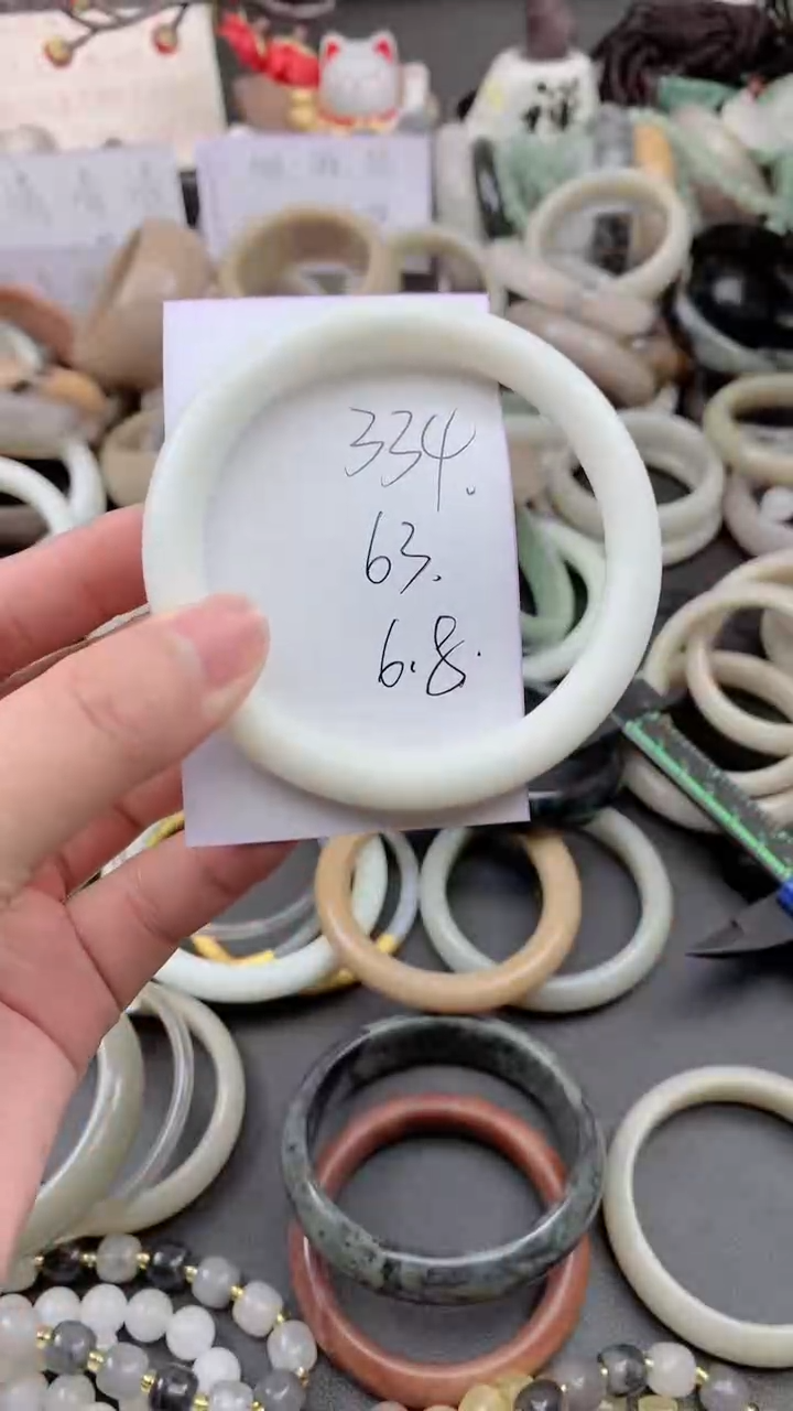 未镶嵌手镯石英质玉334