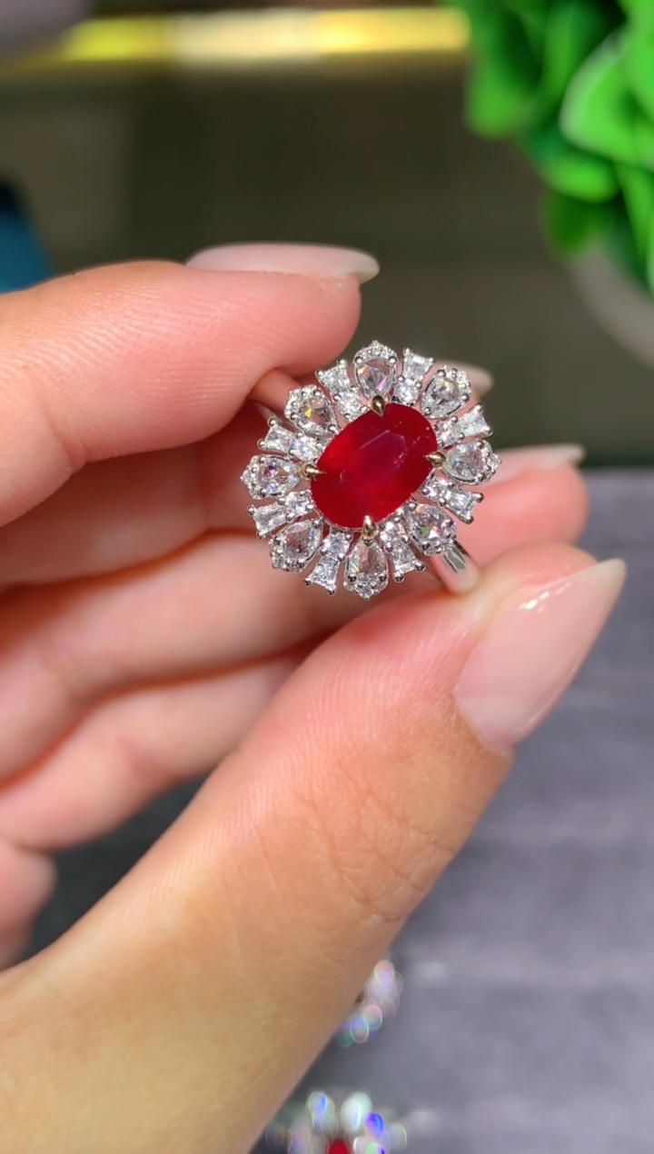 18K金镶嵌戒指红宝石1.58ct