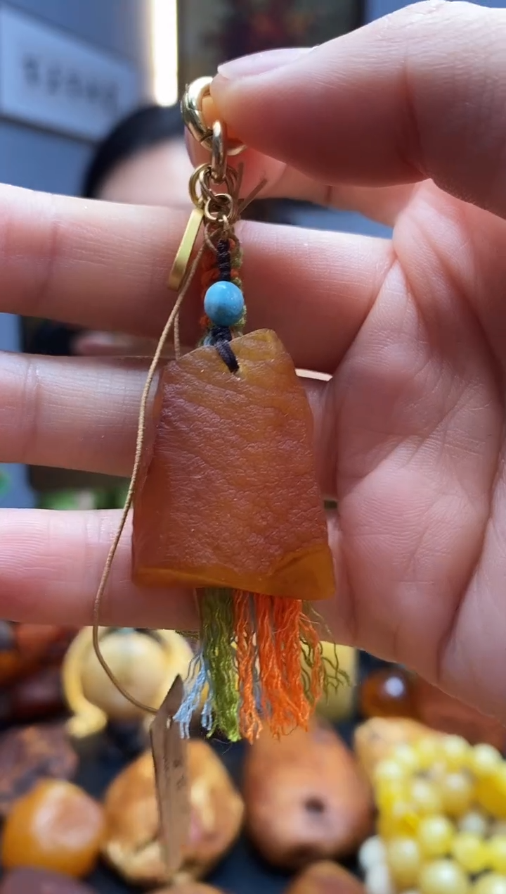 琥珀颈饰未镶嵌挂件