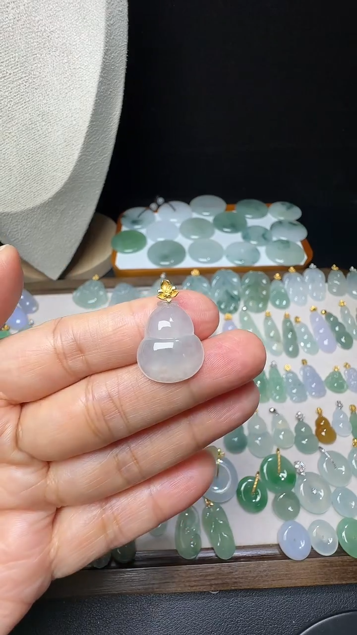 吊坠(不含链)18K金镶嵌翡翠葫芦尺寸19.2*15.8*6mm