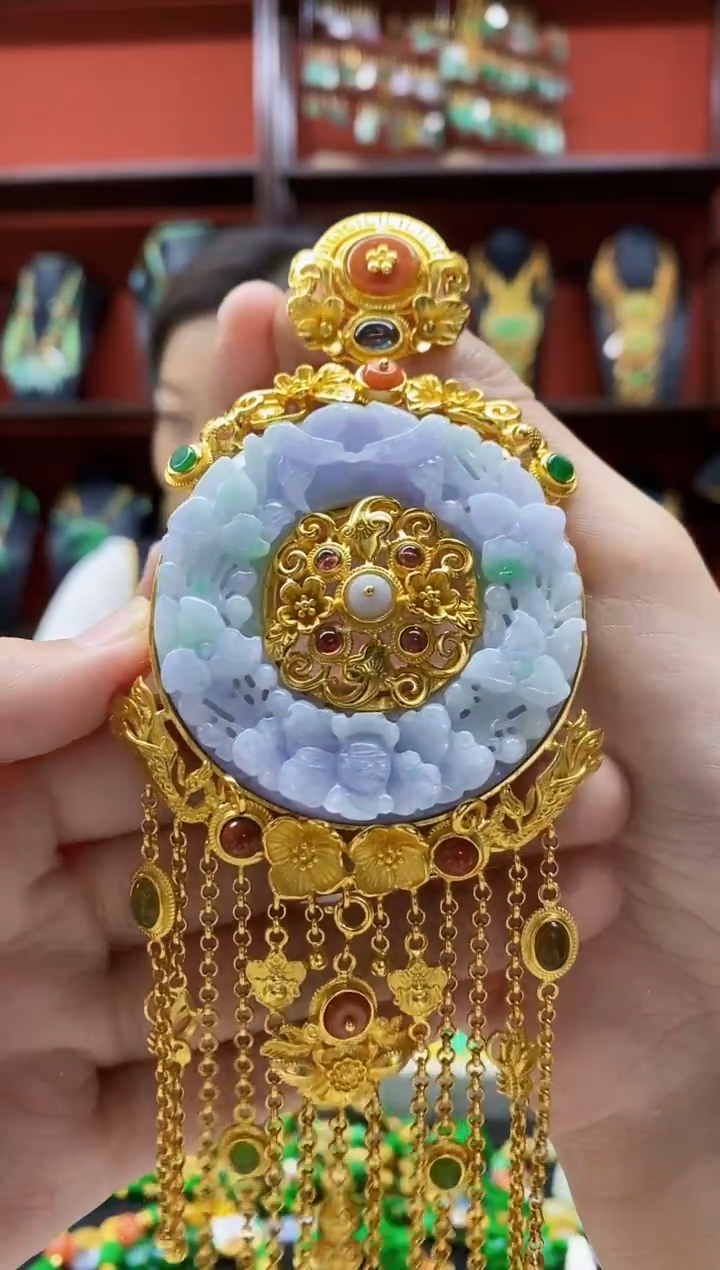 颈饰未镶嵌翡翠吊坠