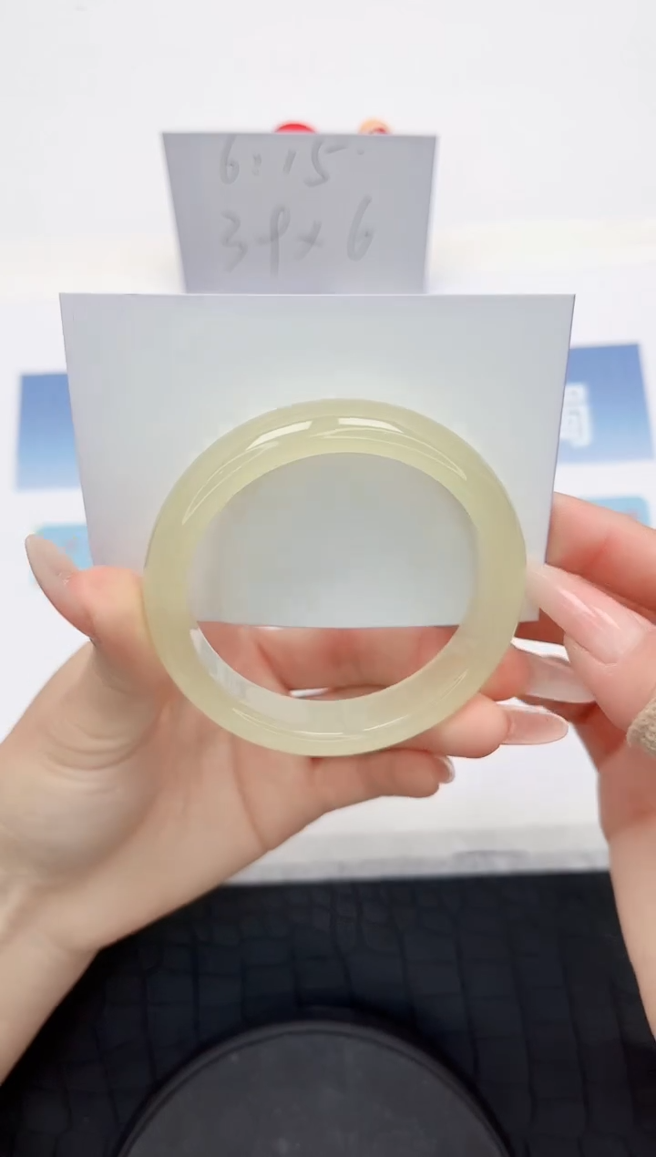 【闪购商品】石英质玉手镯未镶嵌L7-56