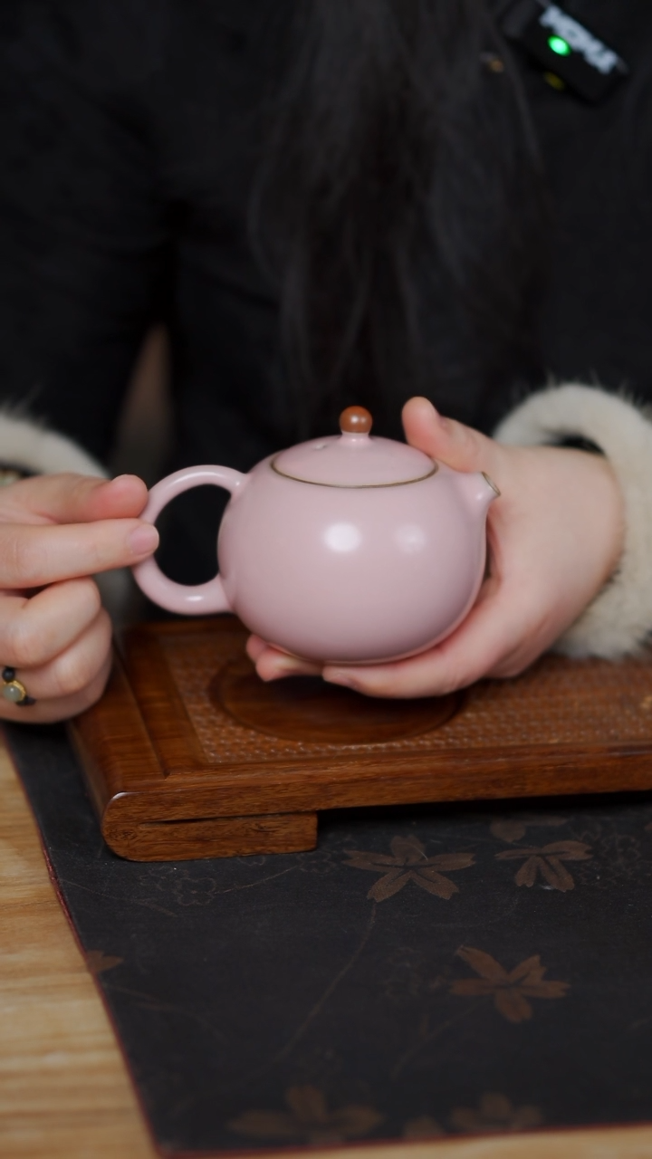 【闪购商品】云隐造物 粉色西施壶       