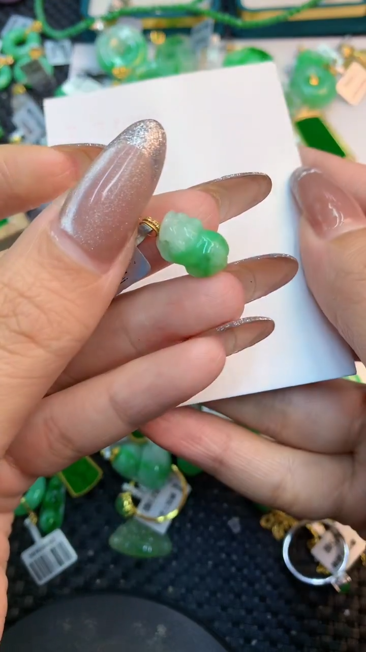 颈饰18K金镶嵌翡翠1