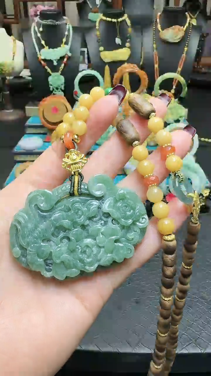 【闪购商品】翡翠颈饰未镶嵌如意锁