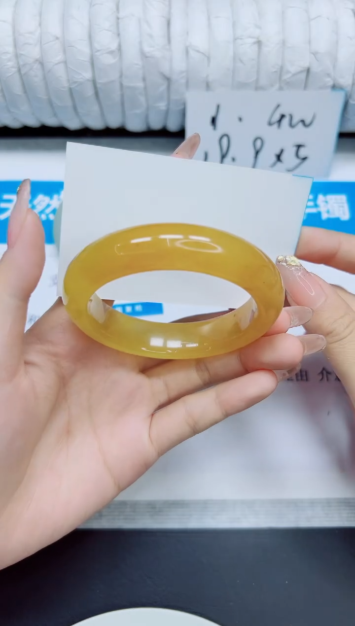 石英质玉手镯未镶嵌128/60.5